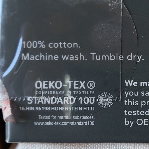 NWT - Large Red and White Stripe 100% cotton Round Tablecloth 70" - Picture 3 of 5